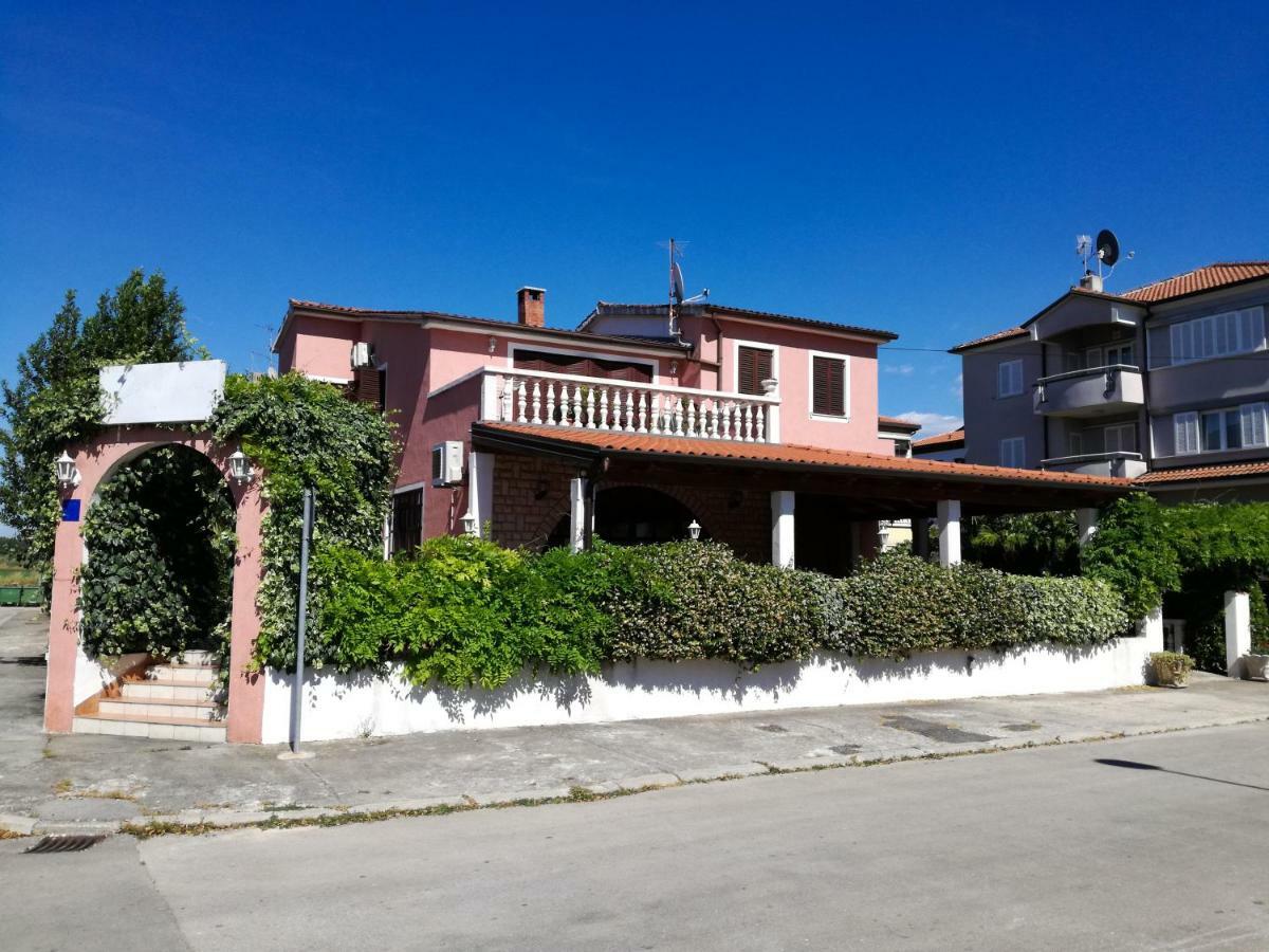 Apartment Sandra Умаг Екстериор снимка