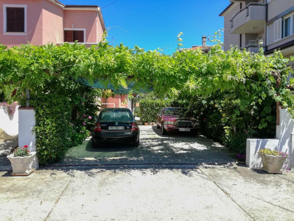 Apartment Sandra Умаг Екстериор снимка